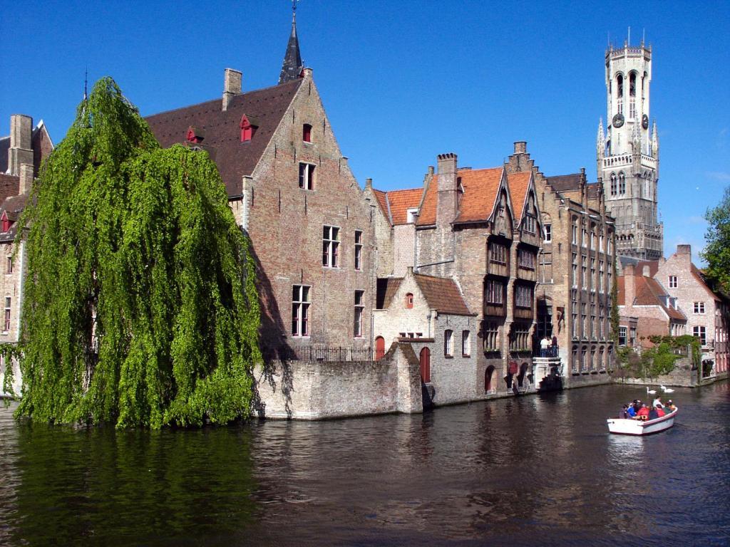 Guest House Huyze Die Maene Bruges Exterior foto